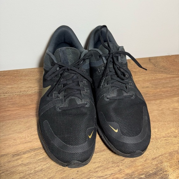 Nike Quest Black and Gold Running Shoes, Men’s 11.5 - Picture 2 of 7
